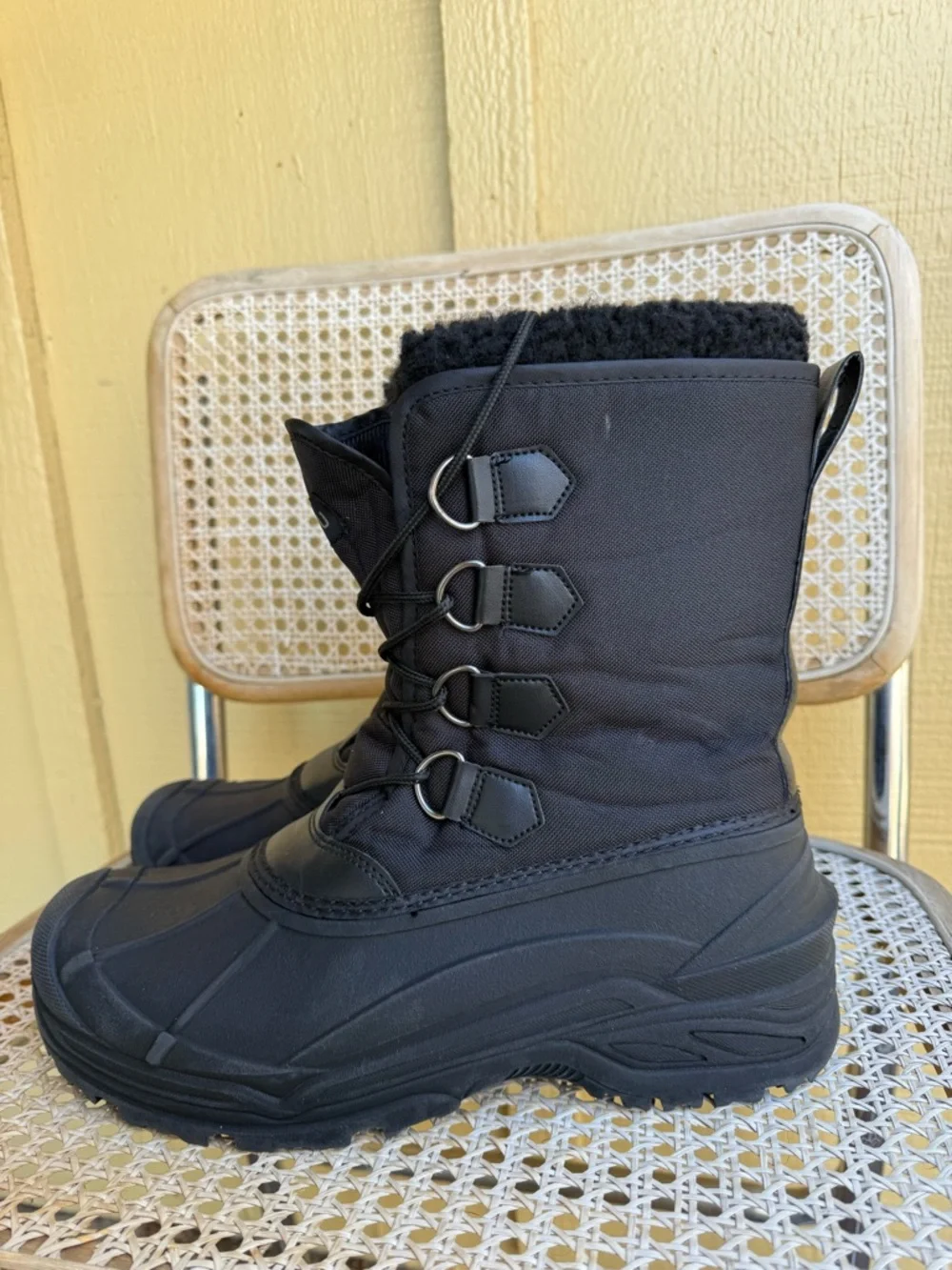 Khombu Black Insulated Waterproof Lace Up Winter Snow Boots Mens size 10
